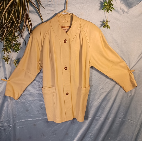 Vintage hip-length Leather Jacket - Picture 1 of 9